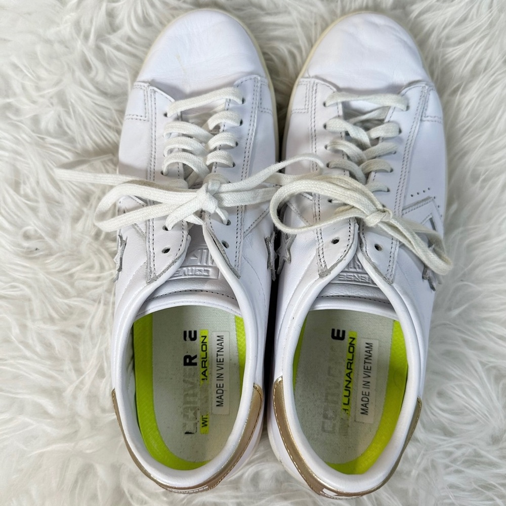 Converse Lunarlon Women’s Size 9 Low Pro Leather Sneakers